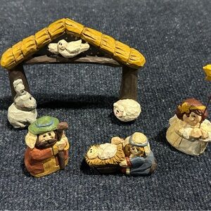Midwest Cannon Falls Eddie Walker Small Nativity set